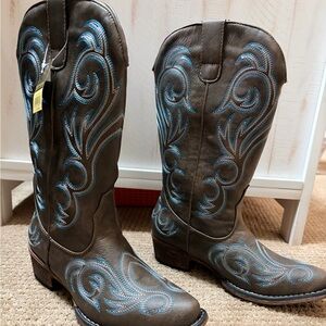 Roper Brown and blueWomen's Size 7